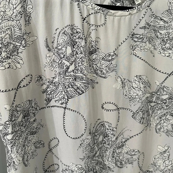 Joie Gray Blouse Short Sleeve Flowly Black Abstract Floral Design Size Small - Picture 2 of 5